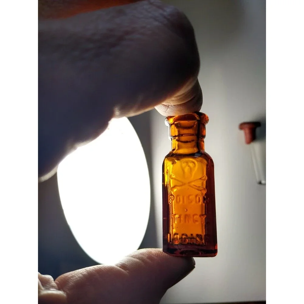 Amber Glass Poison Bottle Tincture Iodine Skull Crossbones Apothecary K2 Dauber
